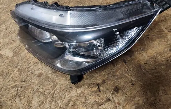 Honda CR-V Headlight/headlamp W0780