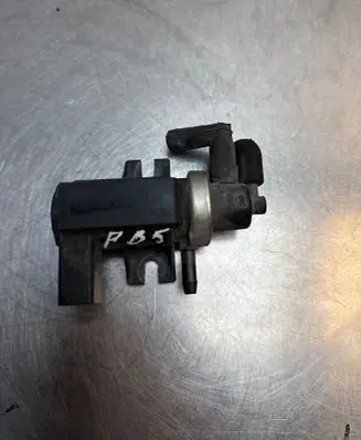 Volkswagen PASSAT B5.5 Turbo solenoid valve 1J0906627