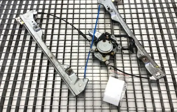 Nissan Altima Front door window regulator with motor 807318J010