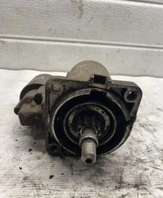 Volkswagen Golf III Starter motor