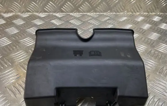 Volvo V40 Fuse box cover 30659278