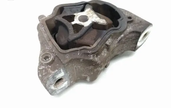 Engine mount bracket