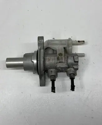 Master brake cylinder