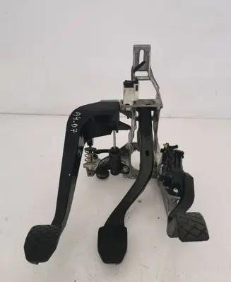 Audi A4 S4 B7 8E 8H Pedal assembly 8E1721117