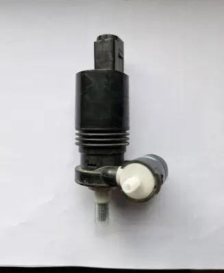 Dodge Durango Windscreen/windshield washer pump 05152075AC
