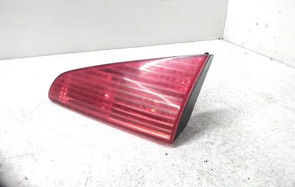 Peugeot 607 Tailgate rear/tail lights