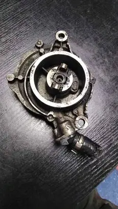 BMW 3 E46 Vacuum pump 72817601