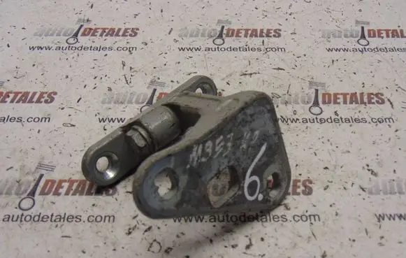 Mercedes-Benz E W211 Front door upper hinge