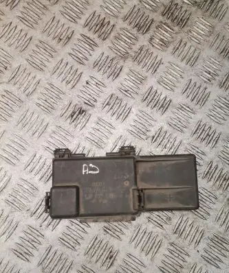 Audi A3 S3 8L Battery relay fuse 1j0937550