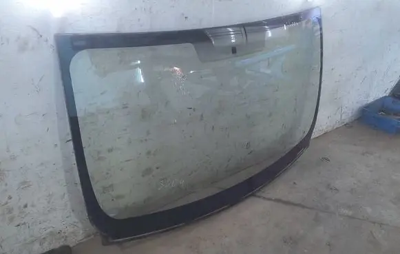 Renault Trafic II (X83) Front windscreen/windshield window AS1