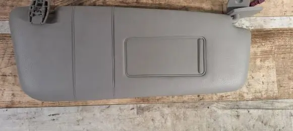 BMW 5 E60 E61 Sun visor 7066650