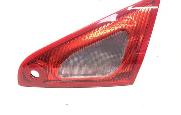 Mitsubishi Colt Tailgate rear/tail lights 105622