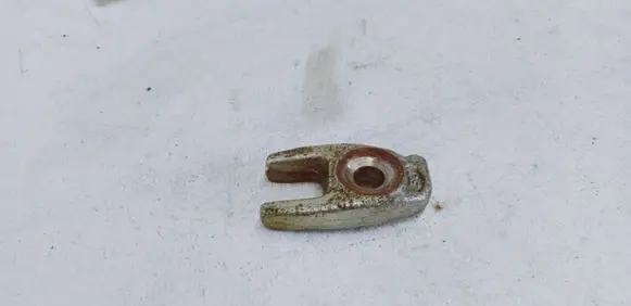 Nissan Qashqai+2 Fuel Injector clamp holder