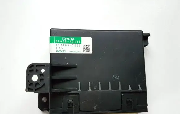 Toyota Prius+ (ZVW40) Air conditioning/heating control unit 8865047123 1778007653