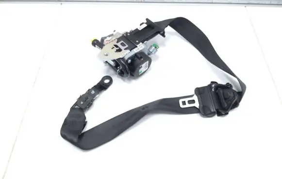 Volvo S60 Front seatbelt 39818843 624085000 19032013