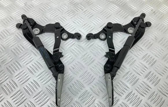 Audi A3 S3 8V Tailgate/trunk/boot hinge 8V7827299 8V7827300