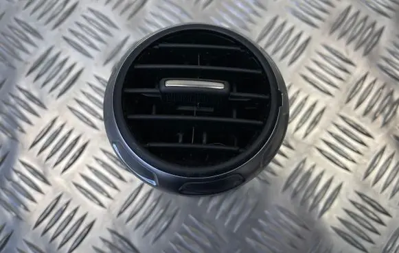 Audi TT TTS Mk2 Dashboard side air vent grill/cover trim 8J0820901D