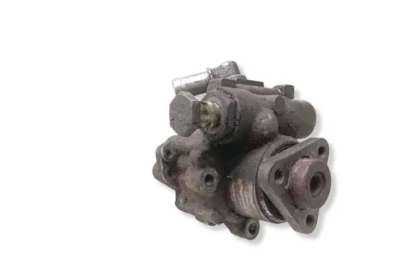 Volkswagen PASSAT B5 Power steering pump 8D0145156T