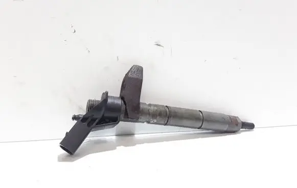 Hyundai ix 55 Fuel injector 338003A000