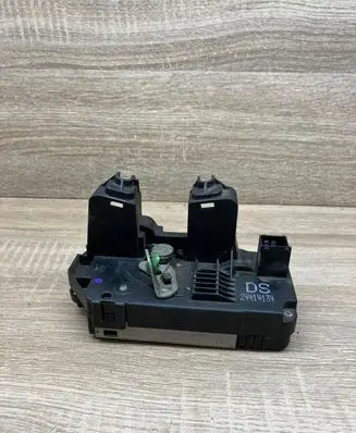 Opel Zafira A Rear door lock 24414134