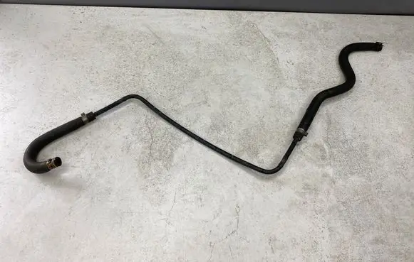 Engine coolant pipe/hose