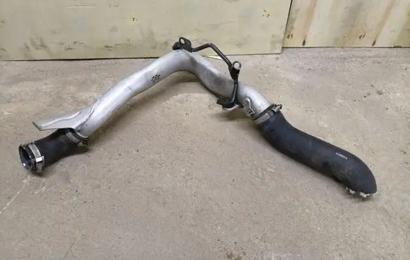 Volkswagen Touran II Intercooler hose/pipe 1T0145940