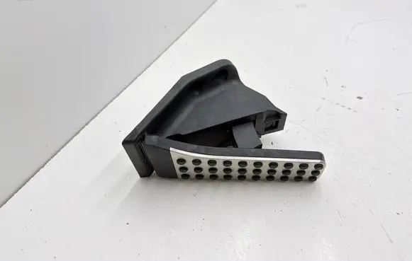 Mercedes-Benz C W206 Accelerator throttle pedal A2233000100