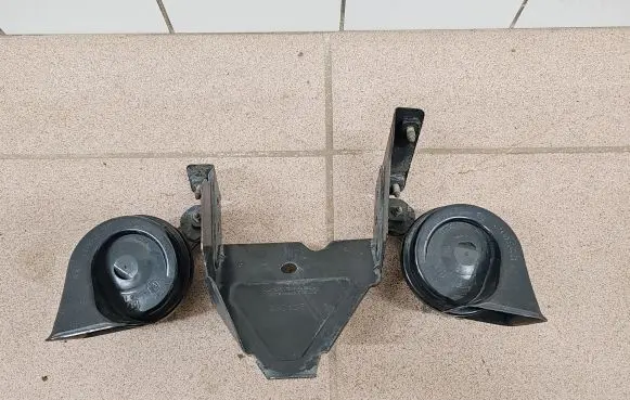 Mercedes-Benz A W169 Horn signal A1696220028