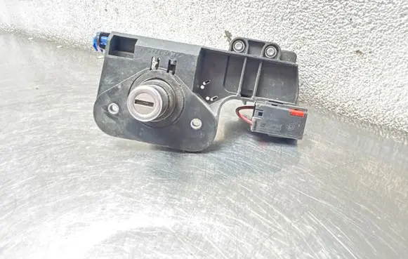 Opel Corsa C Tailgate exterior lock 90534783 90534784 90534785