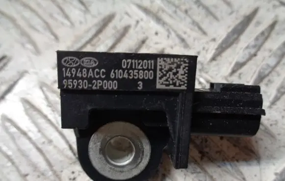 KIA Sorento Airbag deployment crash/impact sensor 959302P000