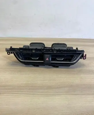 Toyota C-HR I Dash center air vent grill 55670f4010