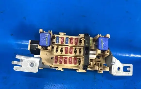 Nissan Sentra B17 Fuse 243111HA0A