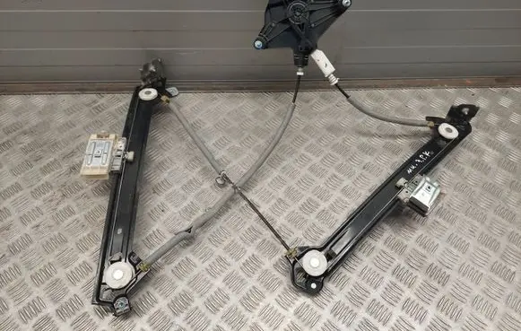 Ford Mustang VI Front window lifting mechanism without motor C22255103