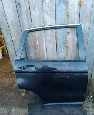Honda CR-V Rear door