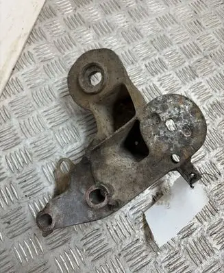 Audi A6 S6 C6 4F Engine mounting bracket 4F0199352F