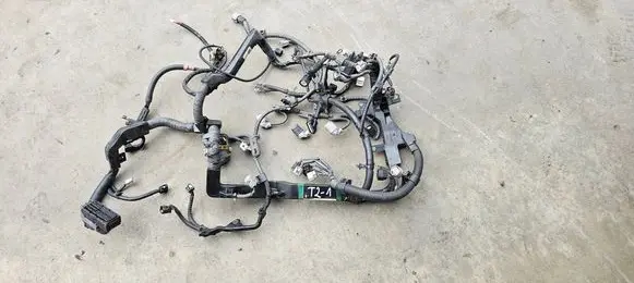 Toyota Avensis T270 Engine installation wiring loom 8212105B90G