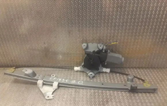 Nissan Pathfinder R51 Rear window lifting mechanism without motor