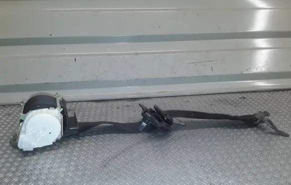 BMW 1 E81 E87 Front seatbelt