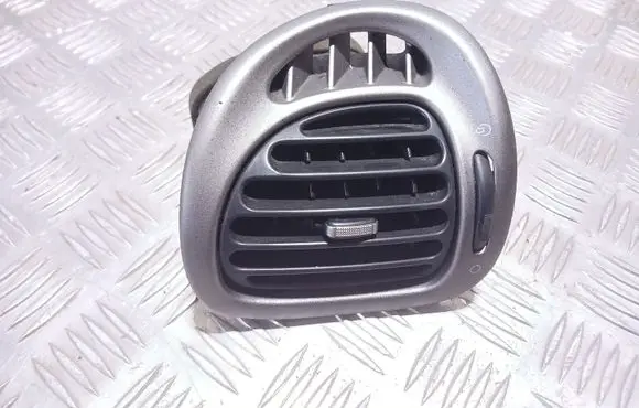 Citroen Xsara Picasso Dashboard side air vent grill/cover trim