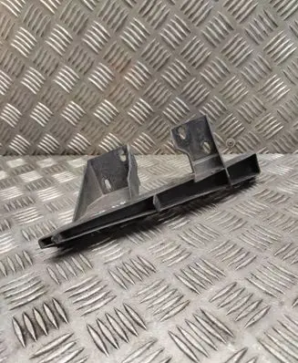 Audi Q7 4L Front bumper mounting bracket 4L0807334A