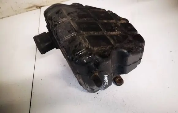 Intake resonator