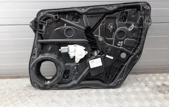 Mercedes-Benz GL X166 Front door window regulator with motor A1667200279