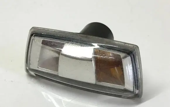Opel Astra H Front fender indicator light 13228580 13228581
