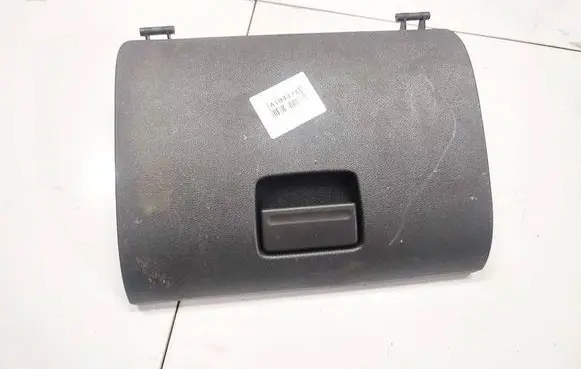 Ford Focus Glove box