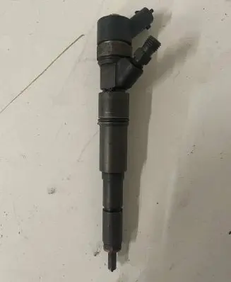 BMW 5 E39 Fuel injector 0445110048