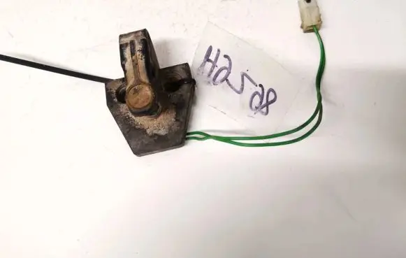 Opel Zafira A Rear door lock loop/hook striker 