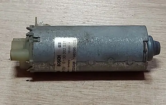 Volkswagen Touareg I Seat adjustment motor 0130002531