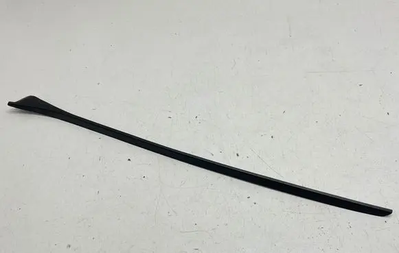 Volkswagen Jetta VII Windshield trim 17A854327