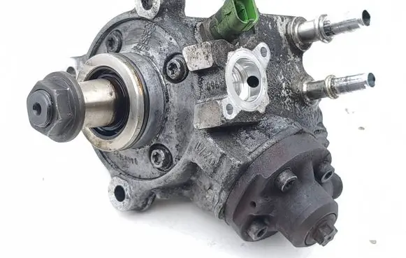 Jaguar F-Pace Fuel injection high pressure pump 0445010706 G4D39B395AA