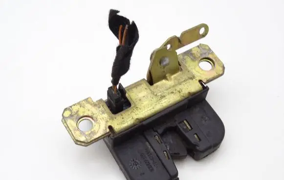 Volkswagen New Beetle Tailgate/trunk/boot lock/catch/latch 1C0827505C
